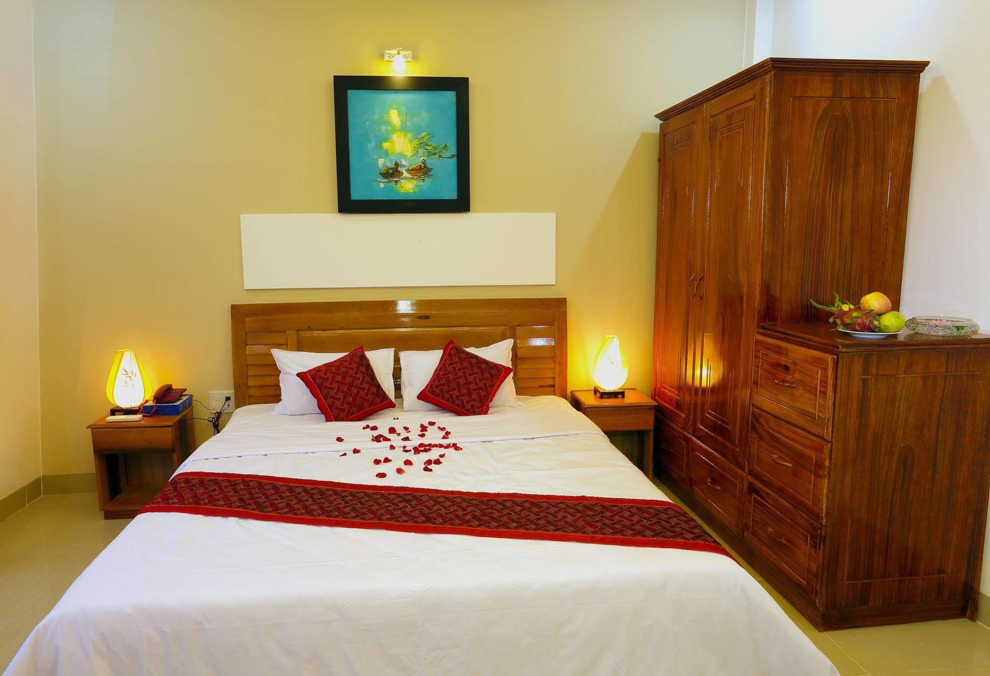 Hoang Thu Hostel Hoi An Exterior photo