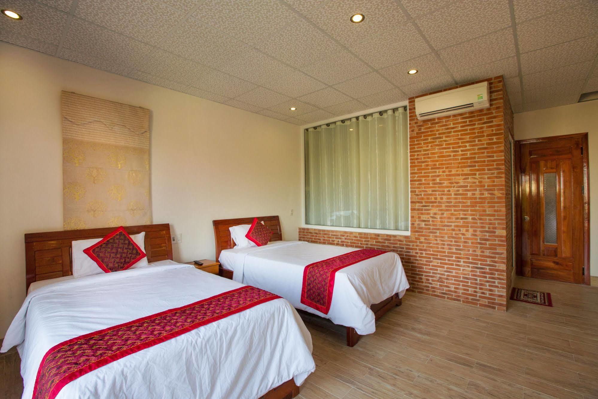 Hoang Thu Hostel Hoi An Exterior photo